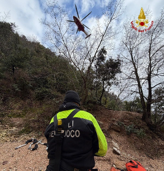 Fiastra - Infortunio alle Lame Rosse, escursionista recuperato con l’elicottero